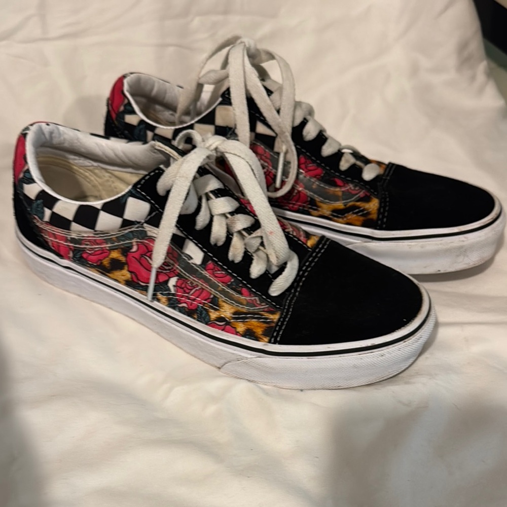 Vans Women's Black and Red Floral Sneakers